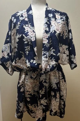 Vintage SILX 100% Silk Robe Short Floral Blue Belt Womens Size Medium Pockets - Image 1 of 4