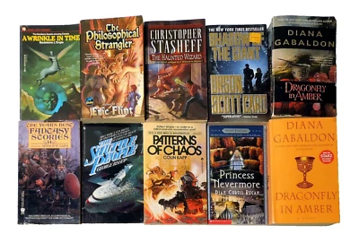 Big Lot of 30 Science Fiction and Fantasy Novels: Bradbury, Asimov, Golding, etc - Image 1 of 3