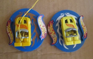 2002 Mattel Hot Wheels Plastic Yellow Cars on Round Plastic Display Stand Hanger - Picture 1 of 9