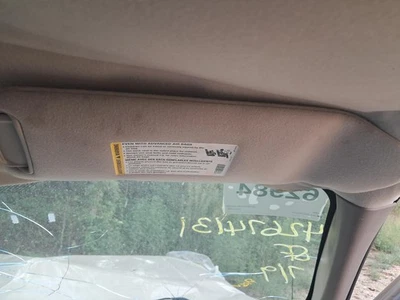 Used Right Sun Visor fits: 2004 Gmc Sierra 1500 pickup classic style creased doo - Изображение 1 из 4