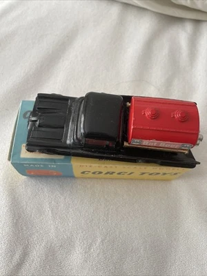 Batman Batmobeer Corgi - Image 1 of 4