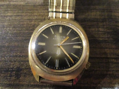 Reloj pulsera Accutron #2180 218 N6 (1976) caja tono dorado para reparación Foto 1 de 4