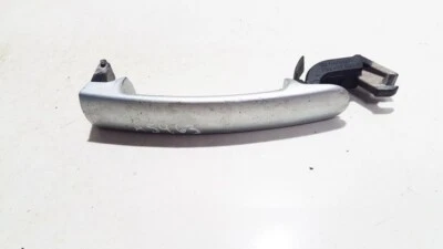 Volkswagen Passat 2001 Door Handle Exterior, Front Left Side 3B083 #885831-57 - Image 1 of 4
