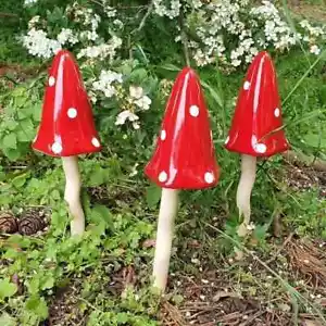 MAZE Direct Ceramic Tinkling Red Polka Dot Garden Toadstools, Mushrooms Garden - Picture 1 of 1
