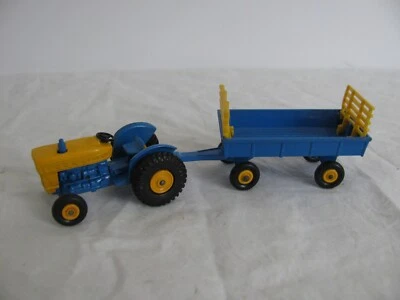 Vintage Lesney Matchbox Ford Tractor #39 & Hay Trailer #40 Lot B EX - Image 1 of 4