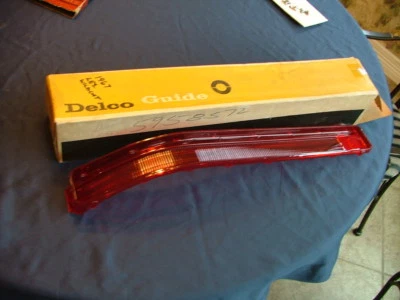 Buick LeSabre 1967, lente de luz trasera Wildcat, ¡nuevo en stock! 5958572 Foto 1 de 4