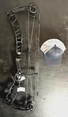 Elite Archery Exalt 35 Compound Bow Right Hand 70 Pound Black New - Image 1 of 3