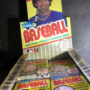 Lote de 3 paquetes de cera de béisbol Fleer 1989 paquetes de 15 tarjetas por con logotipos pegatinas MLB - Imagen 1 de 4