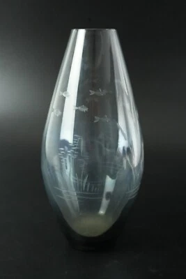 Glas Vase Rauchglas nach Wagenfeld schöner Schliffdekor Fische - Bild 1 von 4