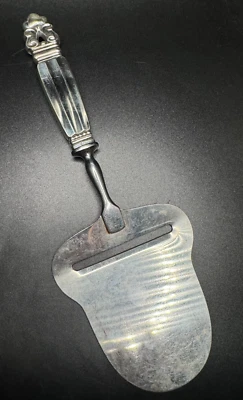 Servidor de pastelería de plata esterlina Acorn de Georg Jensen 8 1/4" Foto 1 de 4