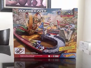 Hot Wheels MarioKart with Yoshi Bowser’s Castle Chaos - Picture 1 of 5