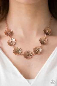 Necklace Paparazzi- Poppin Poppie- Copper - Flowers- Like Like Detail - Picture 1 of 2