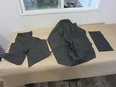 Ferrari 308 GTS QV.  Funda Consola Cuero, Frontal, 8500E Negra, Doble Puntada. Foto 1 de 4