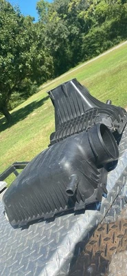 Air Filter Distribution Case For 2015 Dodge Challenger RT 5.7 Liter 52022309AB - Image 1 of 3