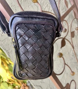 Genicci Genuine Woven Leather Boho Crossbody Sling Adjustable Phone Bag PreOwned - Picture 1 of 16