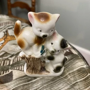 2 Vintage Kittens Cats Playing on a Stump Figurine Japan - Picture 1 of 4