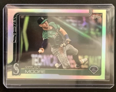 Dylan Moore 2025 Topps Series 1 Silver Foil #105 - Image 1 of 2