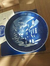 Royal Copenhagen Collector's Plate 1996 'LIGHTING THE STREET LAMPS'. NEW. Boxed.