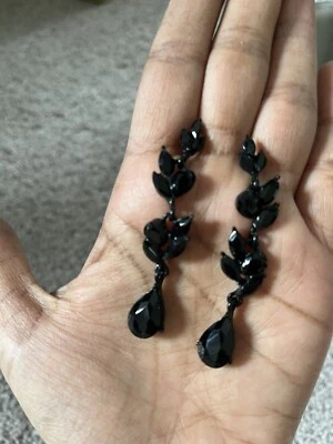 "Pendientes negros Jet Vine largo perforado estrás araña cristal concurso 2,5""" Foto 1 de 4