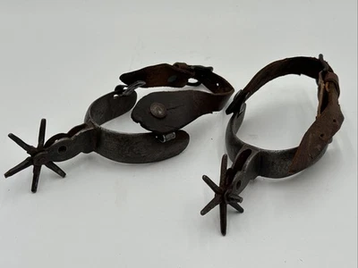 一对铸铁墨西哥西部古董靴马刺带皮革肩带  — 第 1/4 张图片