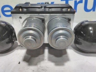 WABCO HCU W/ECU WAB4008518767 S4008518767 4008518767 $500 CORE - Image 1 of 4