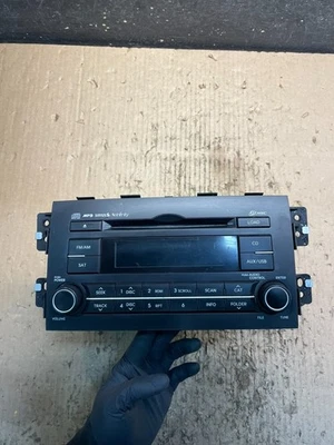 2009 2010 2011 Kia Borrego CD Player Radio Stereo 96130-2J400WK OEM V0859 DG - Image 1 of 4