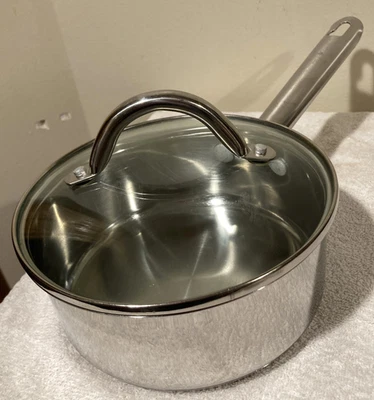 Cacerola Wolfgang Puck Café Collection acero inoxidable 18/10 2 cuartos (7,5”) con tapa Foto 1 de 4