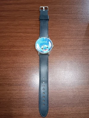 Vintage Disney OHANA Relógio de Ponto com Pulseira de Borracha Preta "Bateria Nova" - Imagem 1 de 4