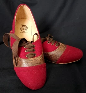 Livie and Luca Women's Sz 6.5 Lace Up Oxfords Flats Burgundy and Brown Cap Toe - Picture 1 of 7
