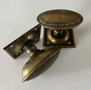 Par de manijas de perillas de puerta de latón ovaladas antiguas recuperadas Old Regency (DK106) - Imagen 1 de 7