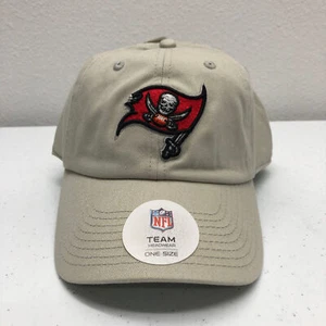 Tampa Bay Buccaneers Mütze Kappe Riemen hinten Herren Einheitsgröße hellbraun khaki NFL Football neu - Bild 1 von 7