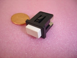 Pulsador de repuesto para intercomunicador, negro/blanco vendido cada uno (uno) - Imagen 1 de 7