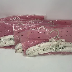 VTG Satin Luxury Clothes Hangers IVORY 14 Hangers NEW OLD STOCK 1986 Avon - Picture 1 of 6