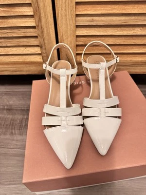 Sandalia de tacón de gatito punta punta Journee Collection talla 9 Foto 1 de 4