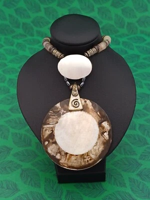 Stunning Bohemian Mother Of Pearl & Brown Stripped Agate Beaded Necklace - Image 1 of 4