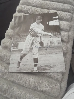 Foto firmada por Walter Johnson de colección con fecha inscrita 6-45 Foto 1 de 4