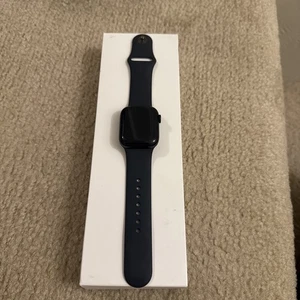 GPS uniquement Apple Watch Series 9 41 mm aluminium minuit boucle solo MR8W3LL/A - Photo 1 sur 19