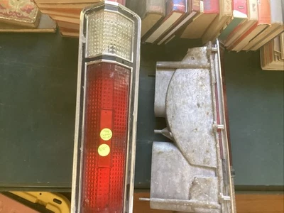 Luces traseras Chrysler Newport 1968 lados derecho e izquierdo  Foto 1 de 4