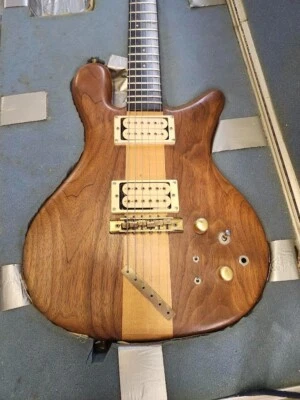 Guitarra Stuart Spector de colección rara Foto 1 de 4