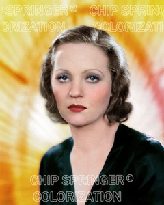 TALULLAH BANKHEAD uno sfondo giallo | FOTO A COLORI 8X10 sexy di CHIP SPRINGER - Foto 1 di 1