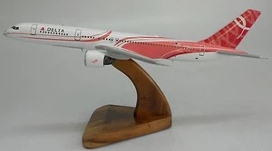 B-757 Delta Airlines Rosa B757 Avión Escritorio Madera Modelo Grande Nuevo - Imagen 1 de 1