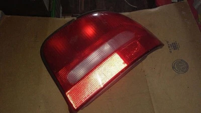 Luz trasera derecha pasajero compatible con 95-99 NEON 5075 Foto 1 de 4