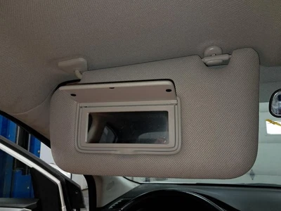 Para-sol esquerdo usado serve: 2014 Nissan Sentra sem teto solar esquerdo grau A - Imagem 1 de 4