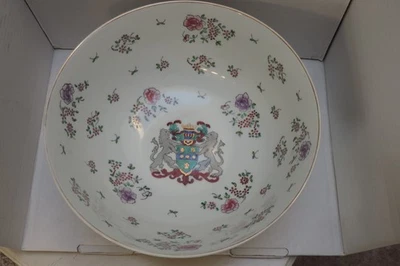 Cuenco grande de rosas chino Famille. Foto 1 de 4