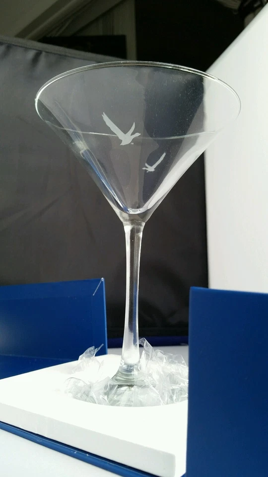 4 vasos Martini Grey Goose Collection marca grabado logotipo personalizado en caja de regalo Foto 1 de 4