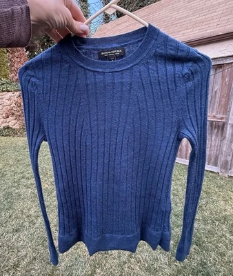 Suéter feminino Banana Republic lã merino fina pequeno com nervuras azul marinho - Imagem 1 de 4