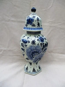 ROYAL DELFT BLUE & WHITE GINGER JAR LIDDED VASE HAND PAINTED 14.96 IN HOLLAND - Picture 1 of 13