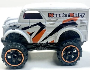Hot Wheels Monster Dairy Delivery White Truck 1:64 LOOSE - Picture 1 of 3