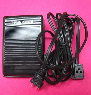 Pedal Control With Cord For Singer CG500, CG550, CG590, HD102, HD105, HD110 SM14 - Image 1 of 2