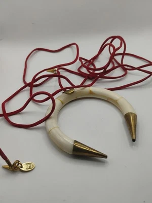 Collar Lariat 72" Bohemio BPD Betsy Pittard Designs Cuerno Hueso Cuero Rojo  Foto 1 de 4